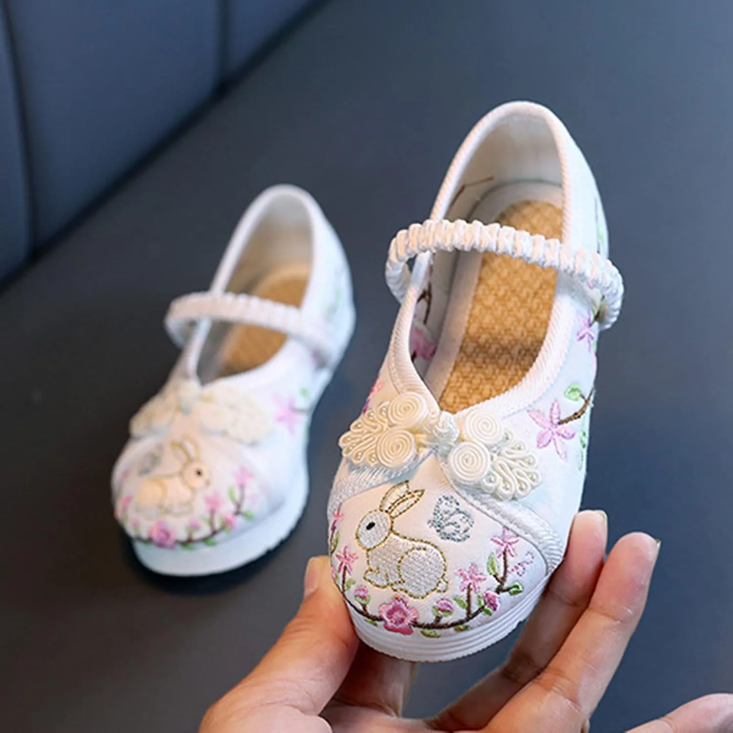 Children's Traditional Embroidered Shoes Hanfu Shoes Toddlers Girls Performance Dance Flat Bottomed Shoes