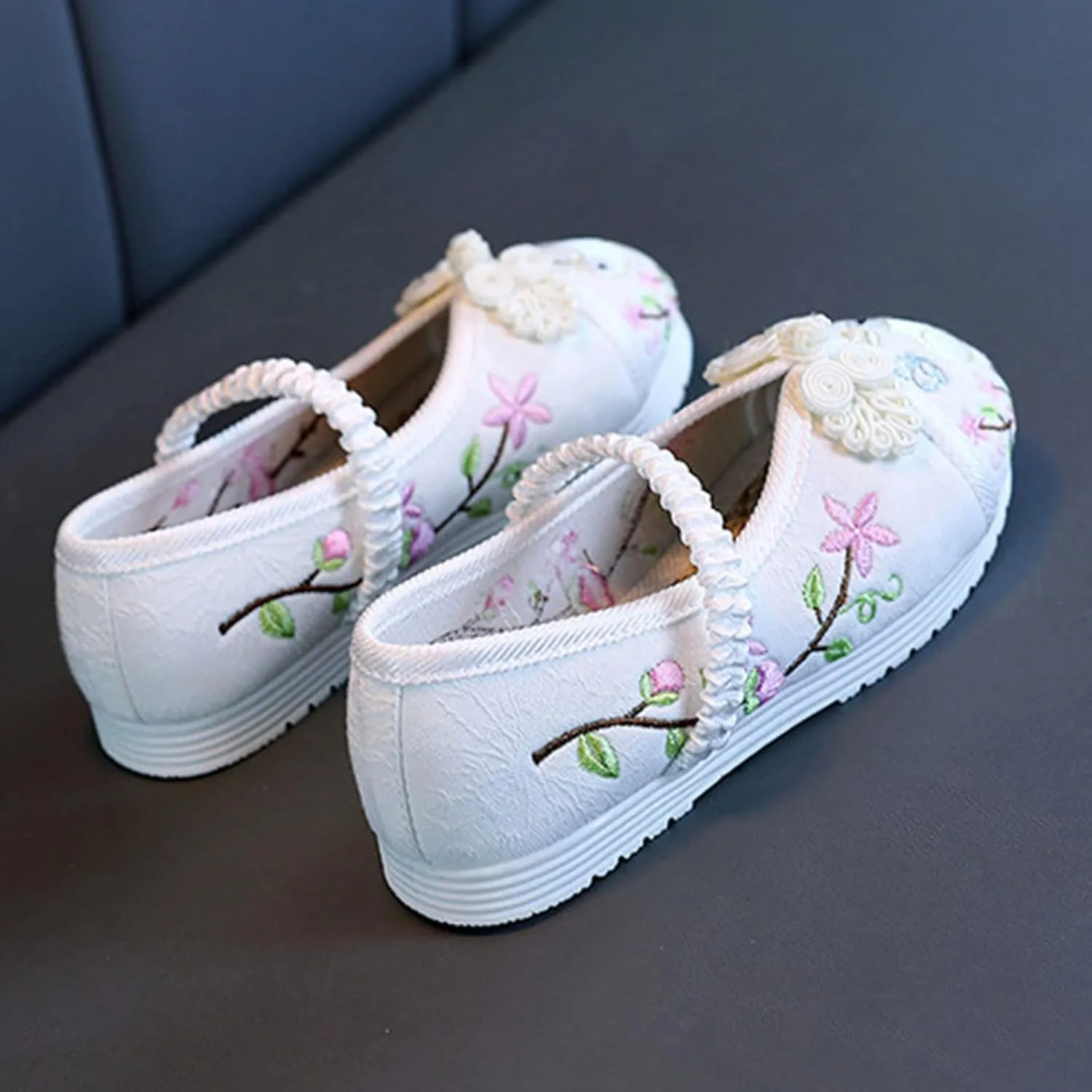 Children's Traditional Embroidered Shoes Hanfu Shoes Toddlers Girls Performance Dance Flat Bottomed Shoes