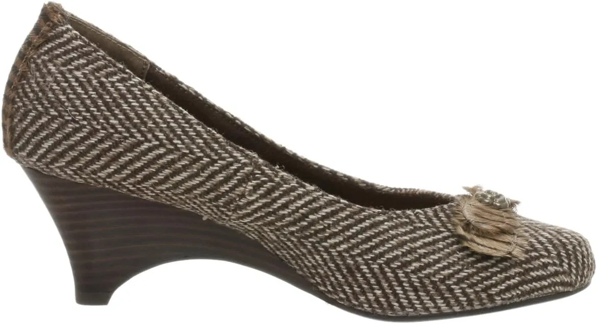 Naughty Monkey Women's Nip Tuck Wedge Pump
