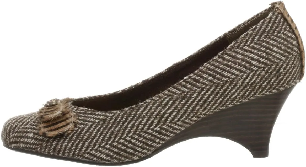 Naughty Monkey Women's Nip Tuck Wedge Pump