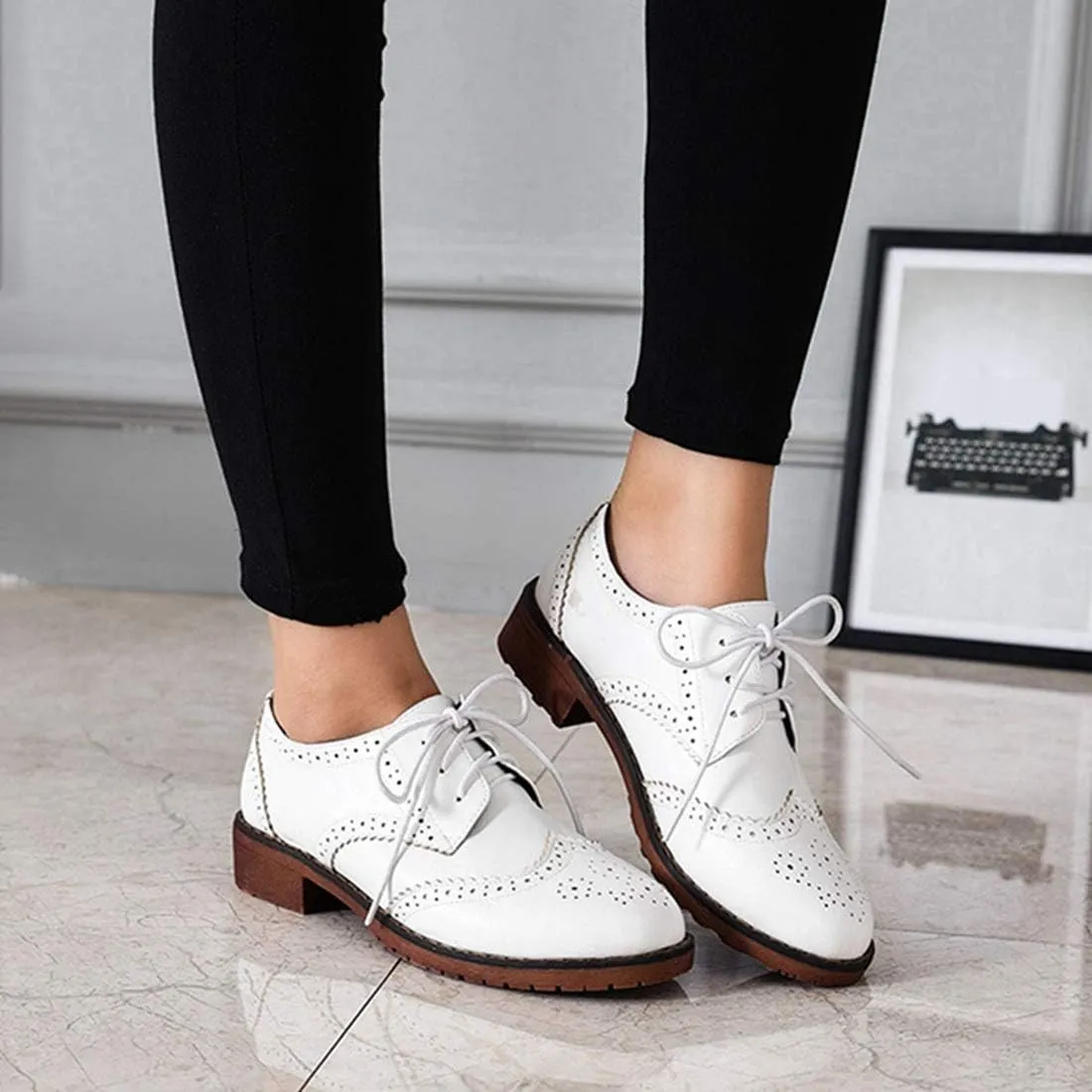 VOKLIN Women's Classic Flat Saddle Oxford Shoes Lace Up Wingtip Perforated Low Heels Vintage School Brogues
