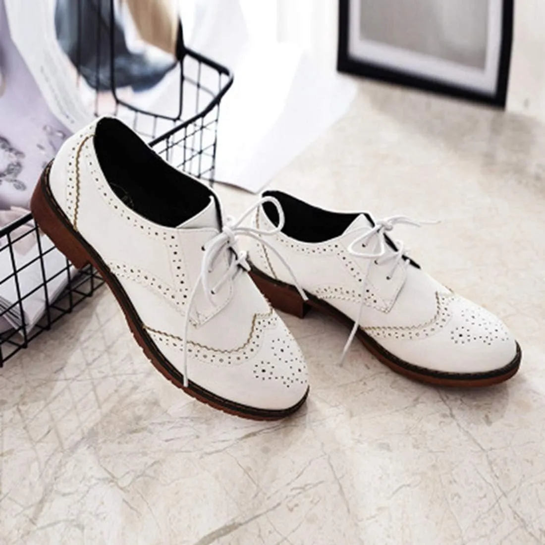 VOKLIN Women's Classic Flat Saddle Oxford Shoes Lace Up Wingtip Perforated Low Heels Vintage School Brogues