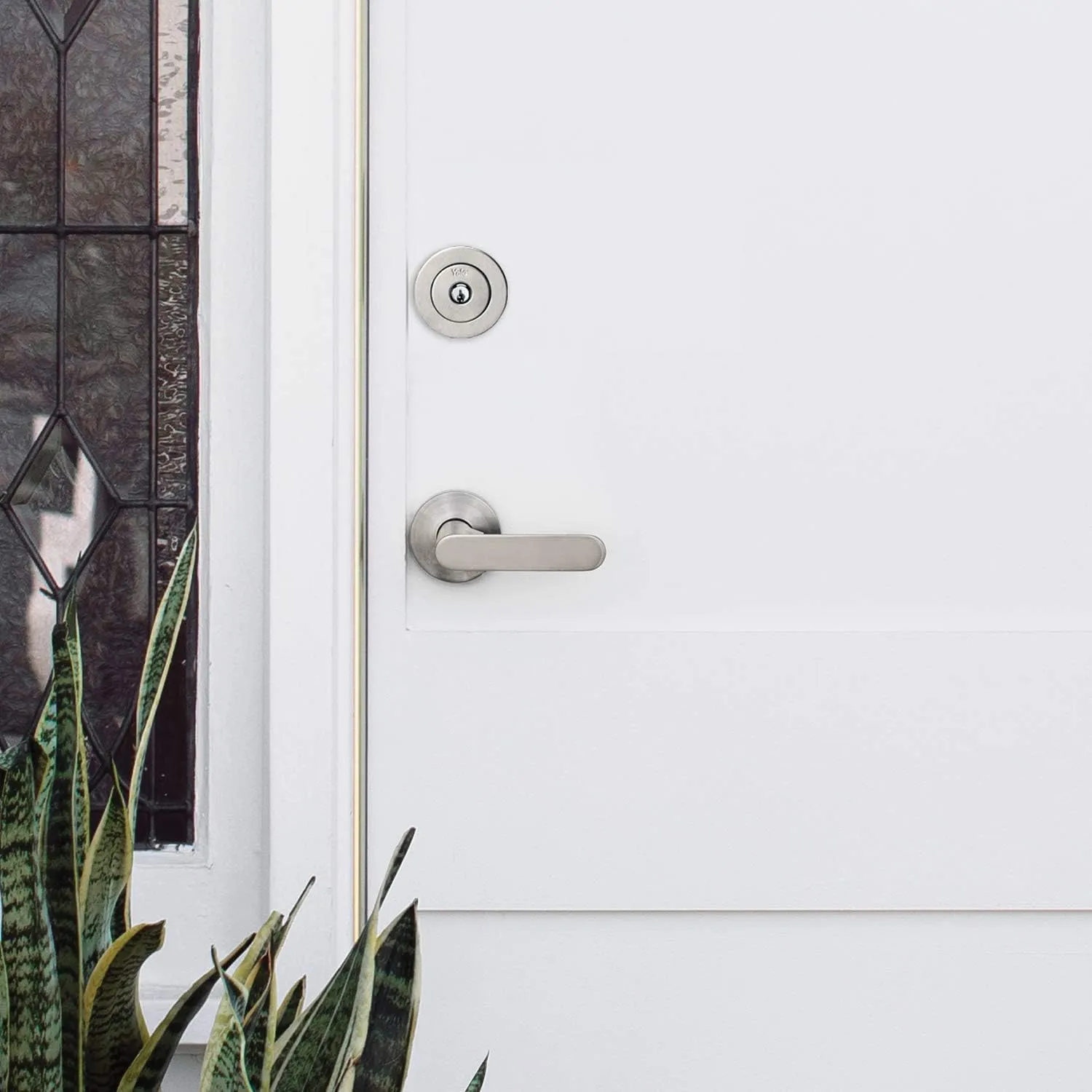 Yale Home Flat Round Deadbolt Satin Nickel (4881N19FR)